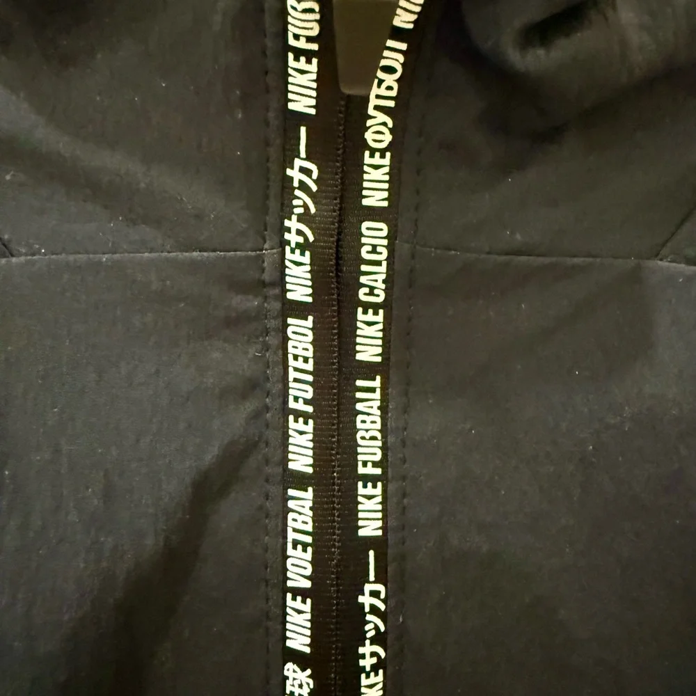 Nike Black Half Zip Jacket with Branded Zipper - Picture 3 of 6